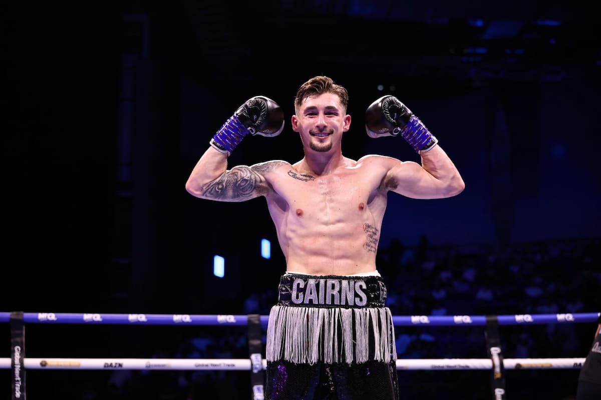 Steven Cairns celebrates his victory over Senan Kelly