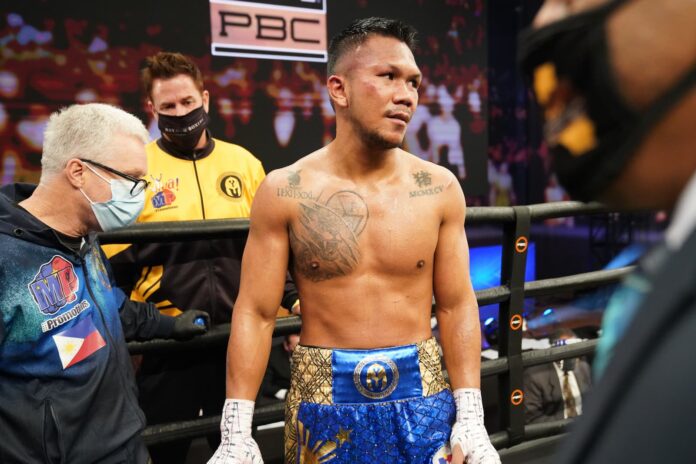 Eumir Marcial during his bout against Andrew Whitfield