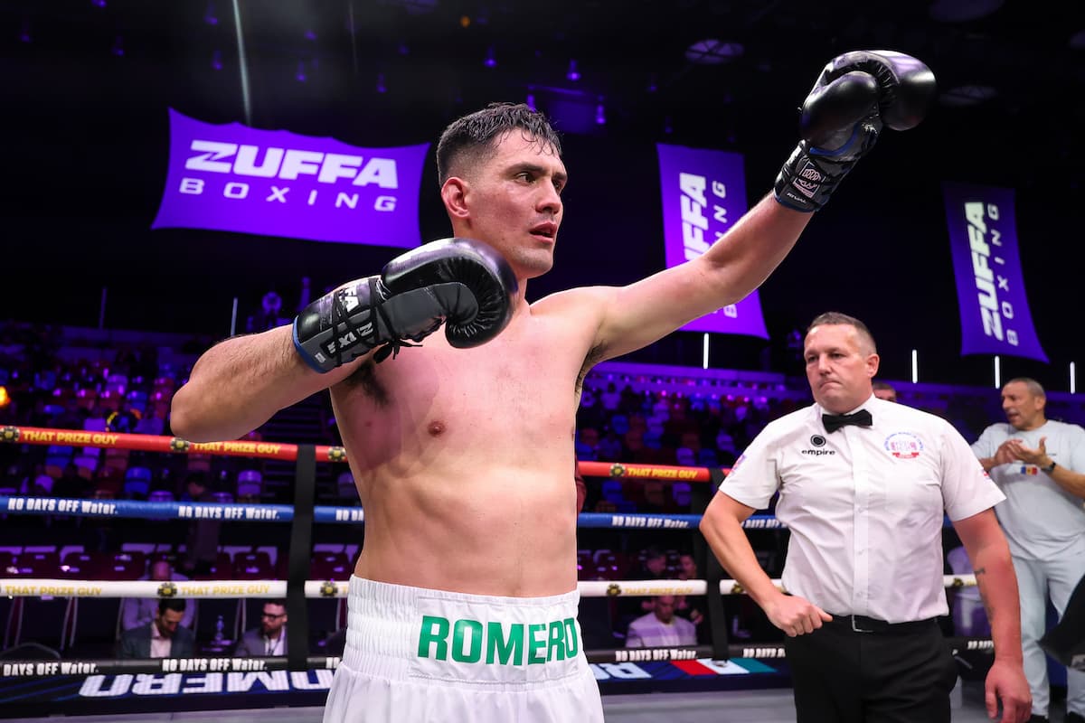 Rogelio Romero during his bout against Aurel Ignat