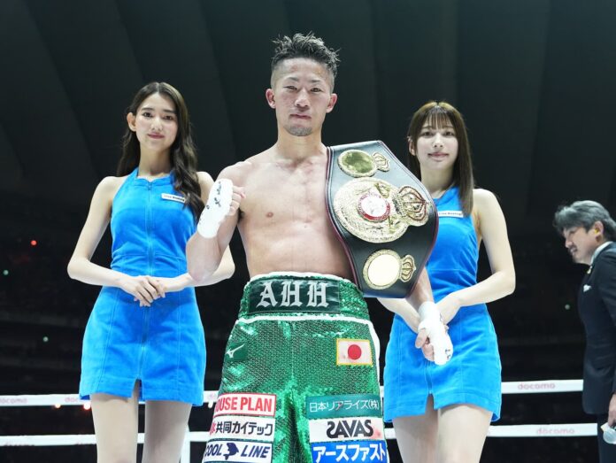 Takuma Inoue poses after his victory over Sho Ishida at Tokyo Dome