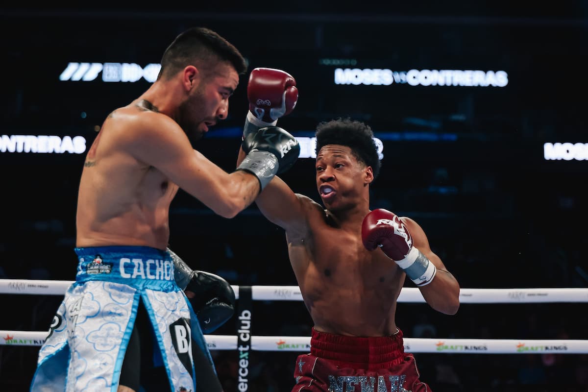 Zaquin Moses throws a punch during his bout against Angel Antonio Contreras