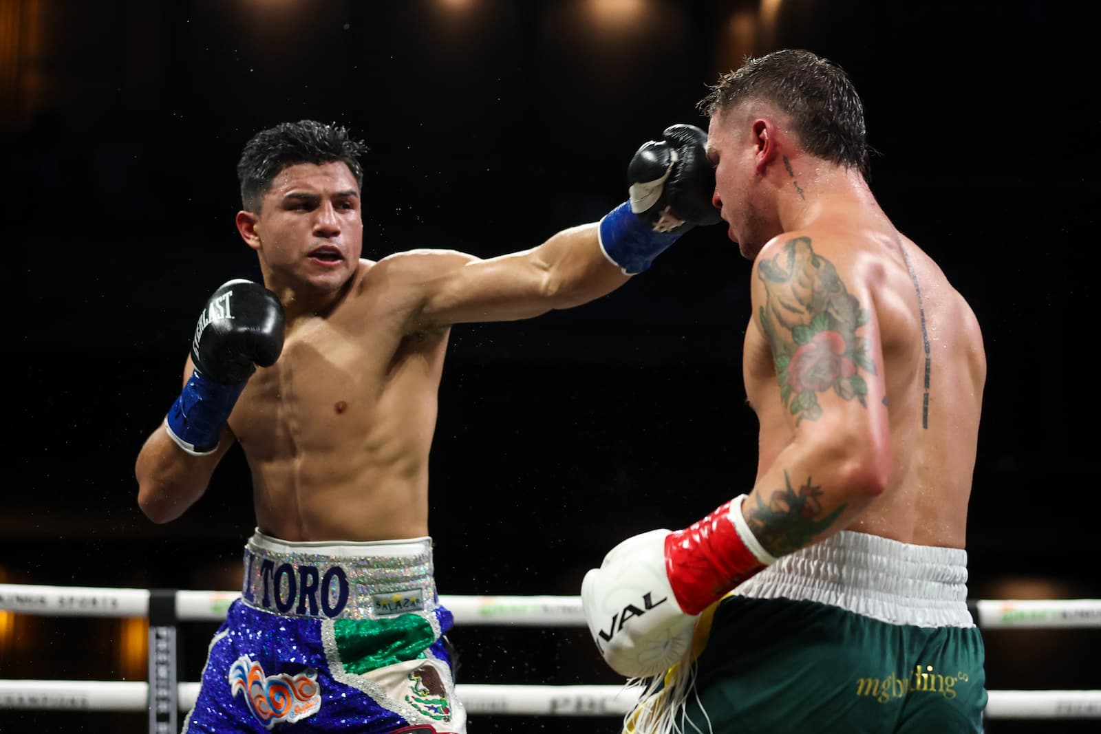 Video: Armando Resendiz beats Koen Mazoudier by decision