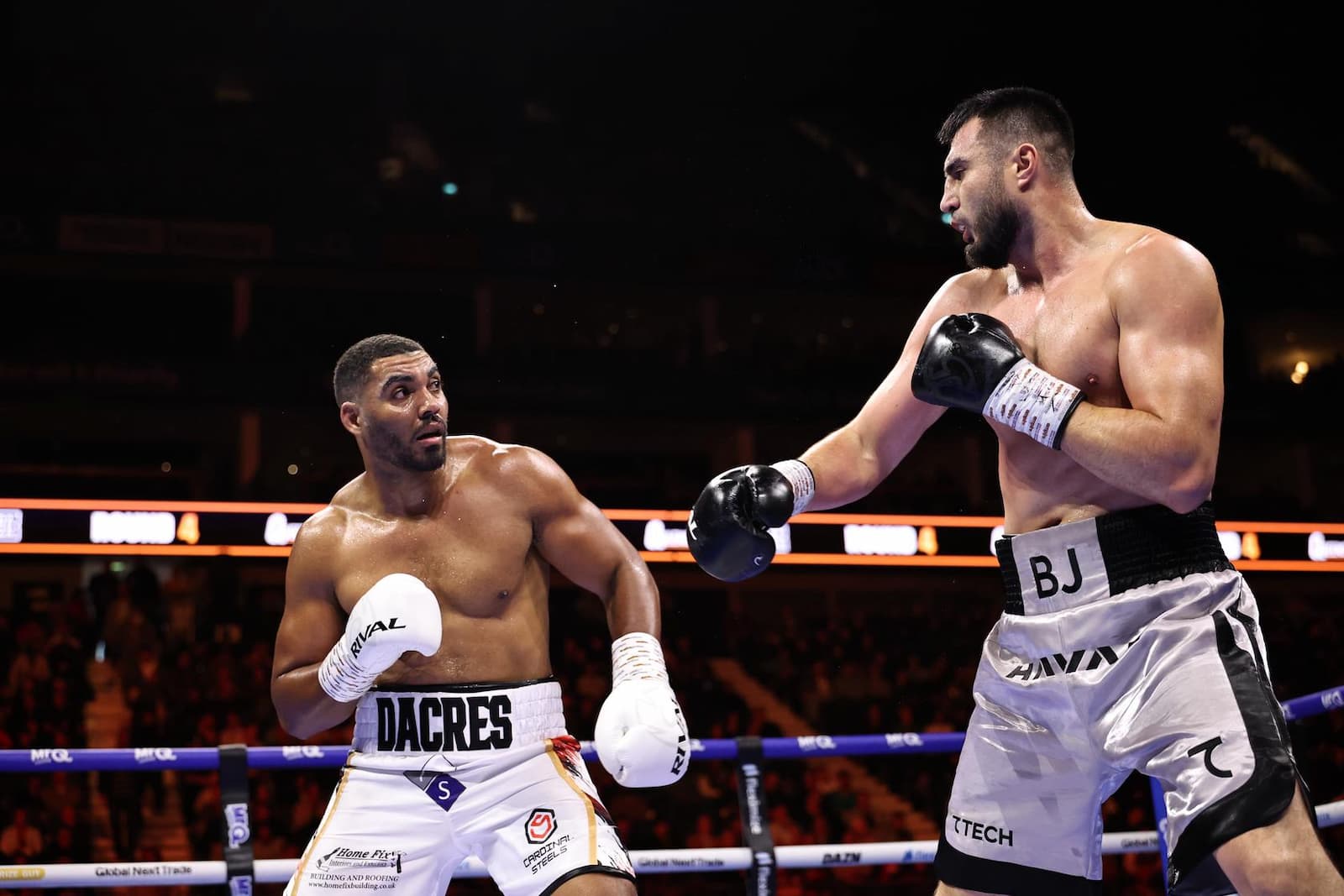 Video: Bakhodir Jalolov beats Solomon Dacres by decision