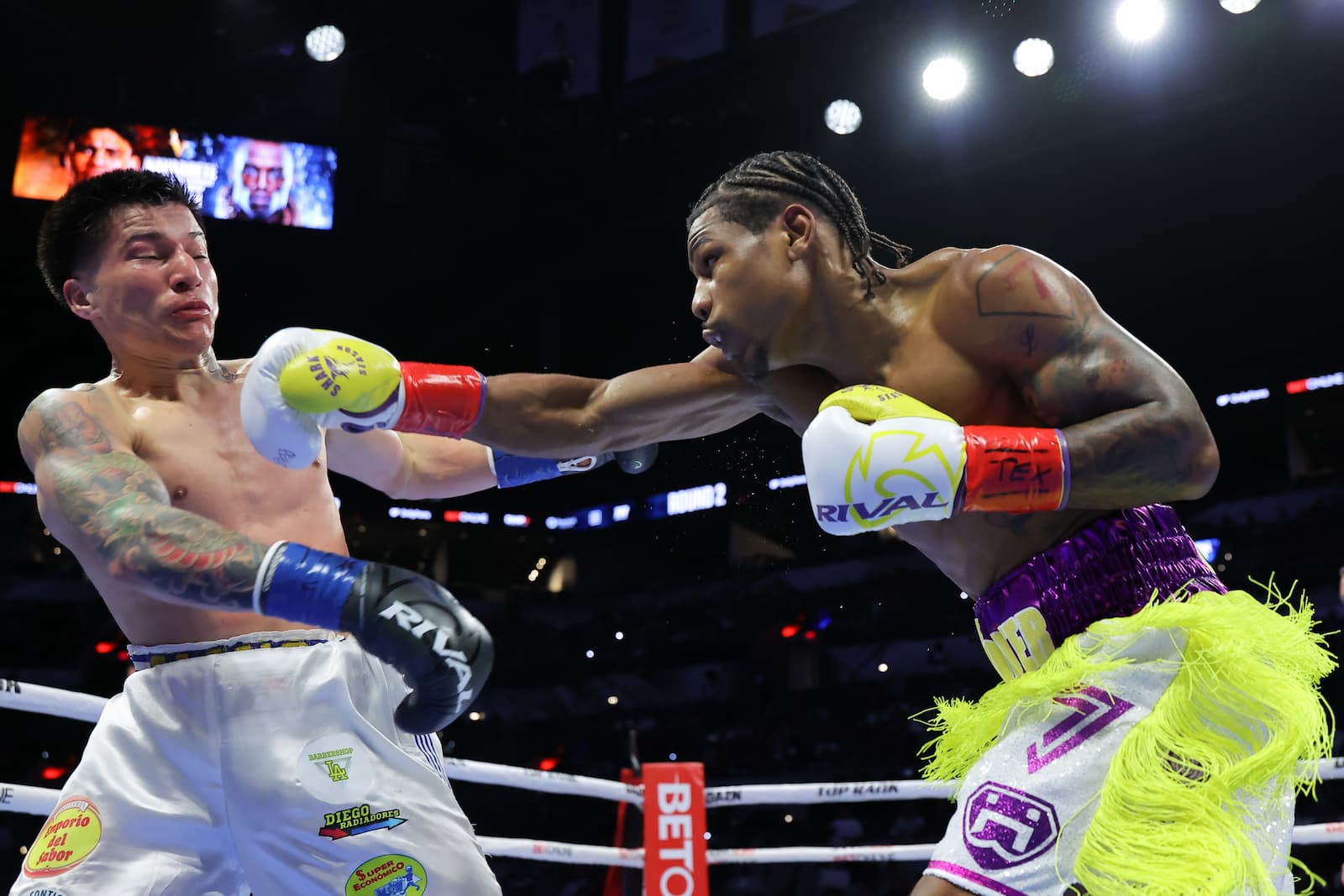 Video: Deric Davis beats Joaquin Silva Faccio by decision