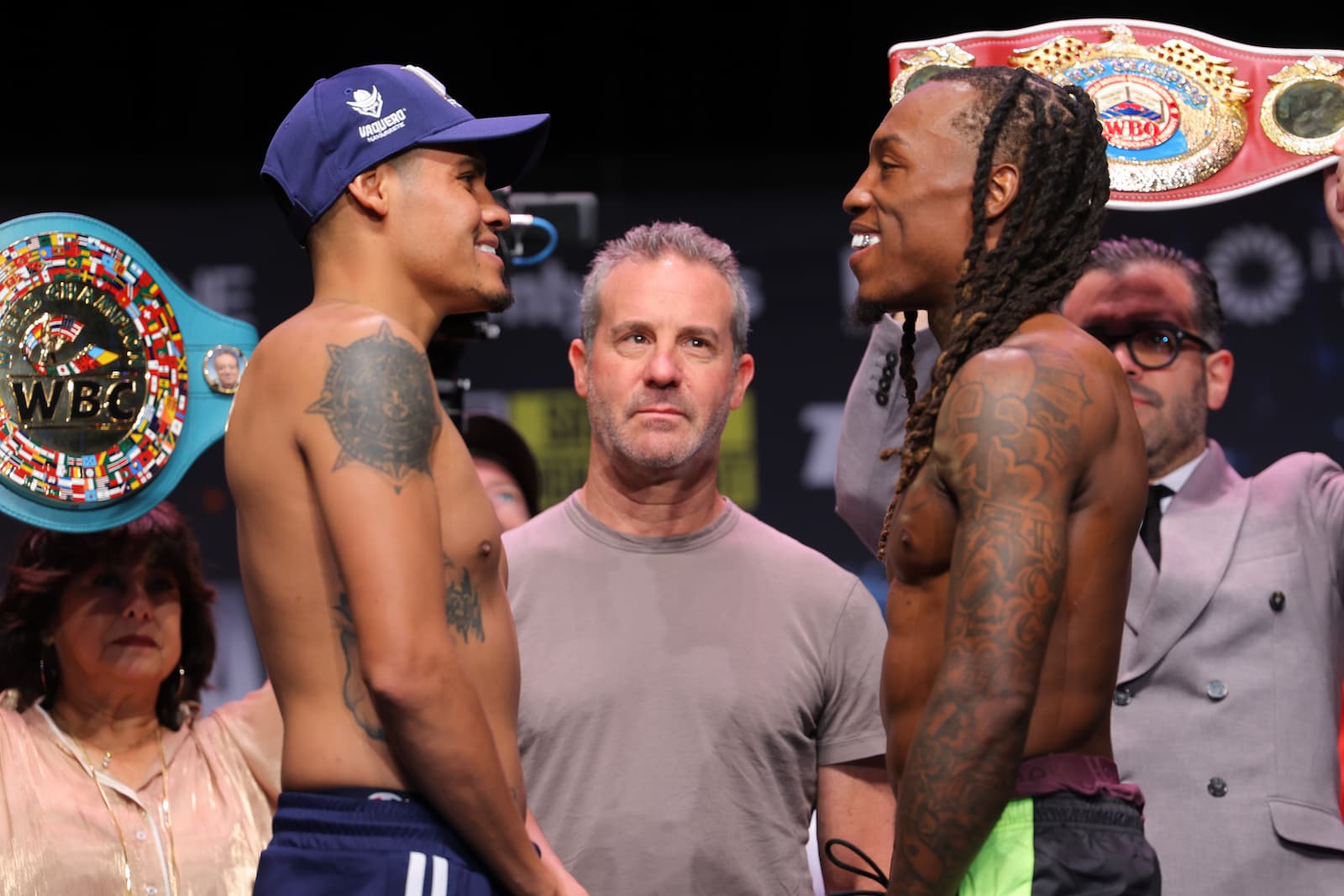 Live results: Emanuel Navarrete faces O’Shaquie Foster in title unification