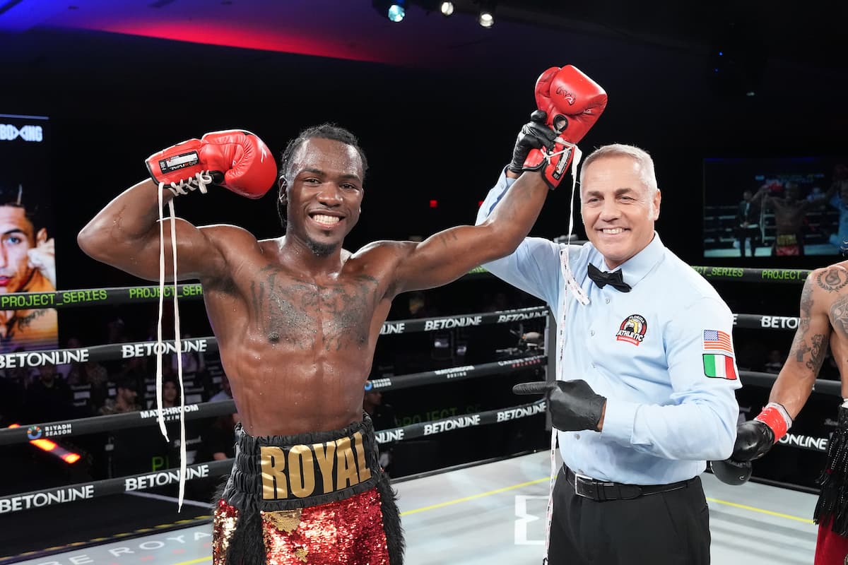 Jusiyah Shirley has his hand raised by referee Massimo Montanini in victory over Kevin Castillo