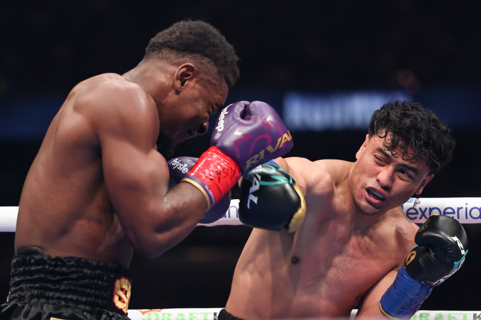 Video: Christian Mbilli defends title against Lester Martinez